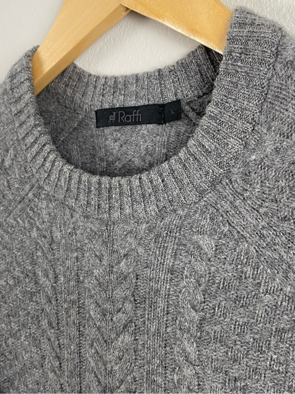 Raffi Cashmere Ombré/Gradient Multi Cable Knit Long Sleeve Crewneck Sweater - Picture 9 of 16